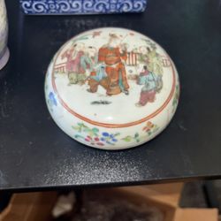 Antique Chines Famille Rose Porcelain ink paste box. 