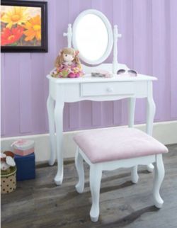 New Powell Furniture 3-Piece Vanity Set, White