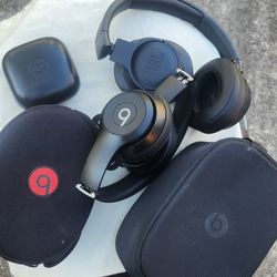 Jbl & beats solo 4 & beats behind neck