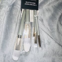 Makeup Brushes 
