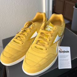 Reebok Finale Grit Gold/White/Chalk Men’s Low Top Lace-Up Athletic Sneakers