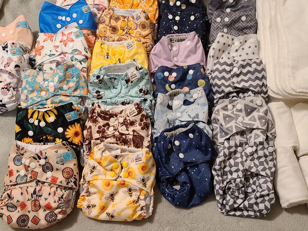 Reusable CLOTH diapers! Great condition, stain free