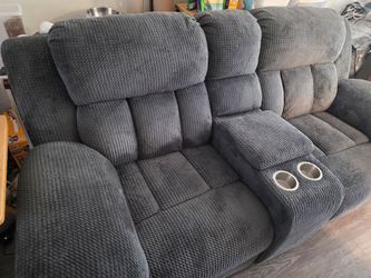 ****Sale NOW*** Bobs Trevor Loveseat Recliner Manual - in good shape