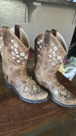 Cute flower cowboy boots