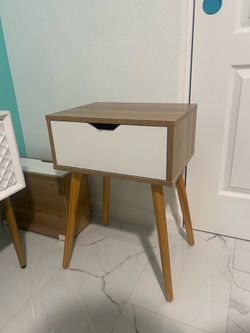 (2) FLOATING NIGHTSTANDS (W/LEGS) LIKE NEW $150