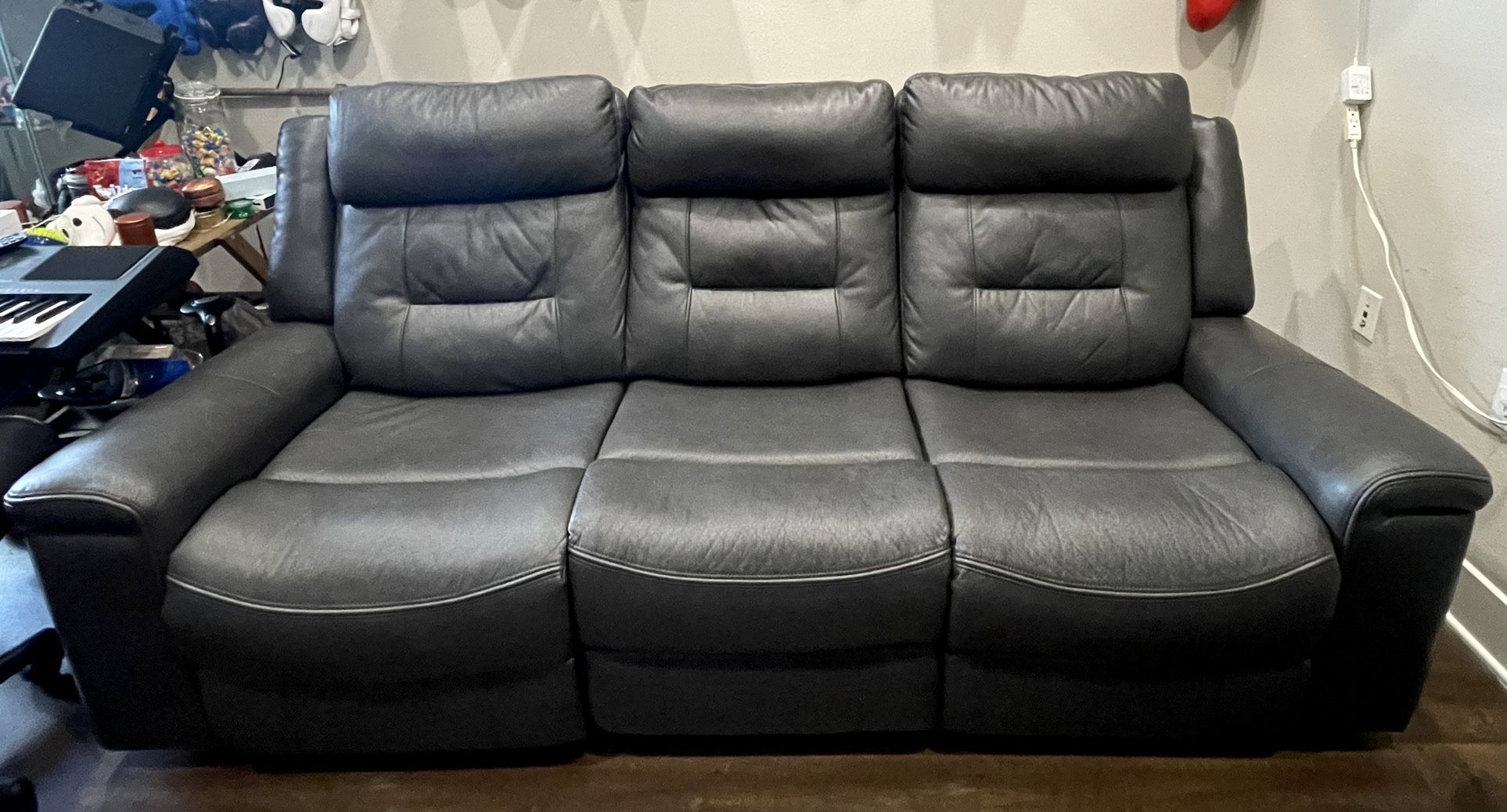 Dual Power Recliner