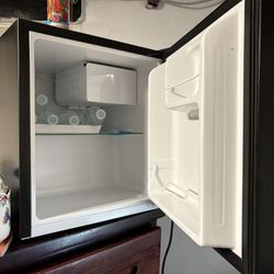 Mini fridge with small freezer