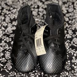 Adidas soccer Cleats 10.5 Kids