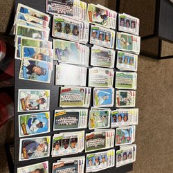 430  Vintage 1980 Topps Baseball Cards With Some HOF, Rookies And Stars 