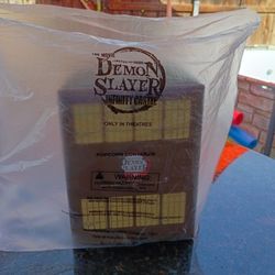 Multiple Popcorn Bucket And Drink Containers