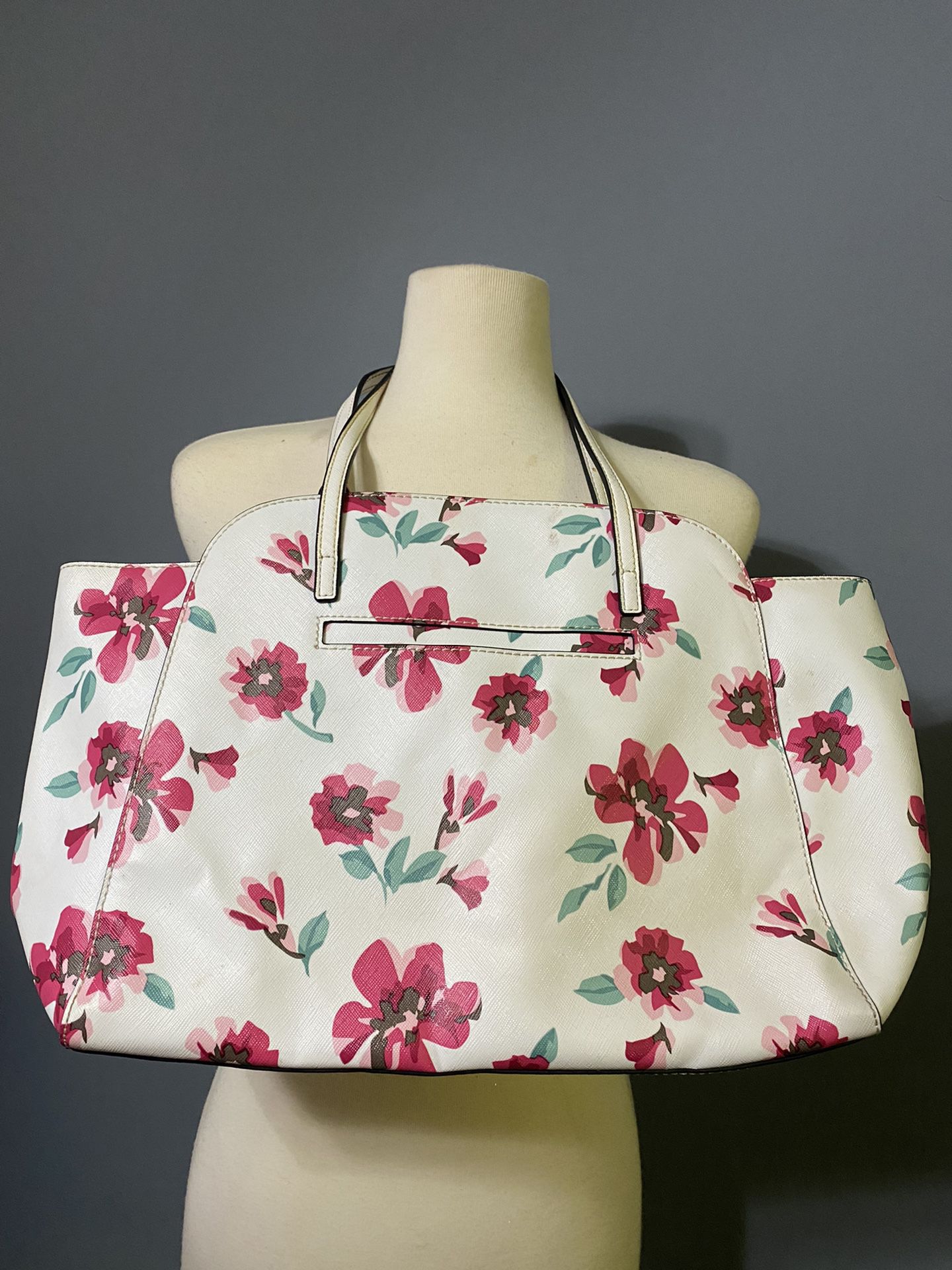 White and Floral Print Leather Guess Bag