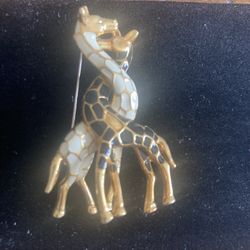 Vintage Intertwined Giraffes Brooch