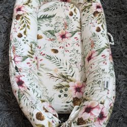 Hyhuundth Baby Lounger From Amazon