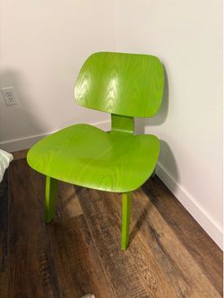 Lime green MCM Eames style lounge chair