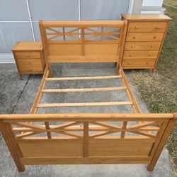 3 PC Solid Wood Pine Queen Bedroom Set 