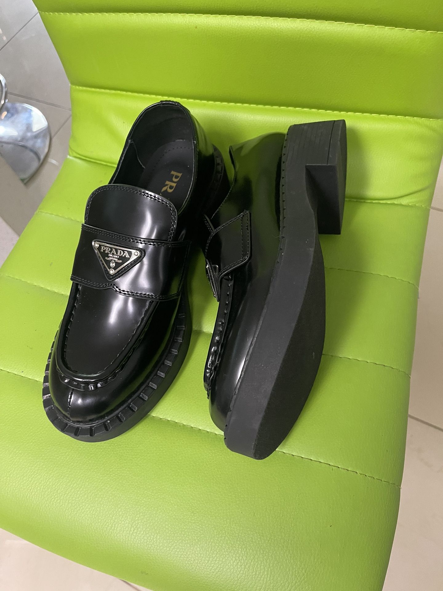 New Authentic Prada Shoes With Box Price Firm