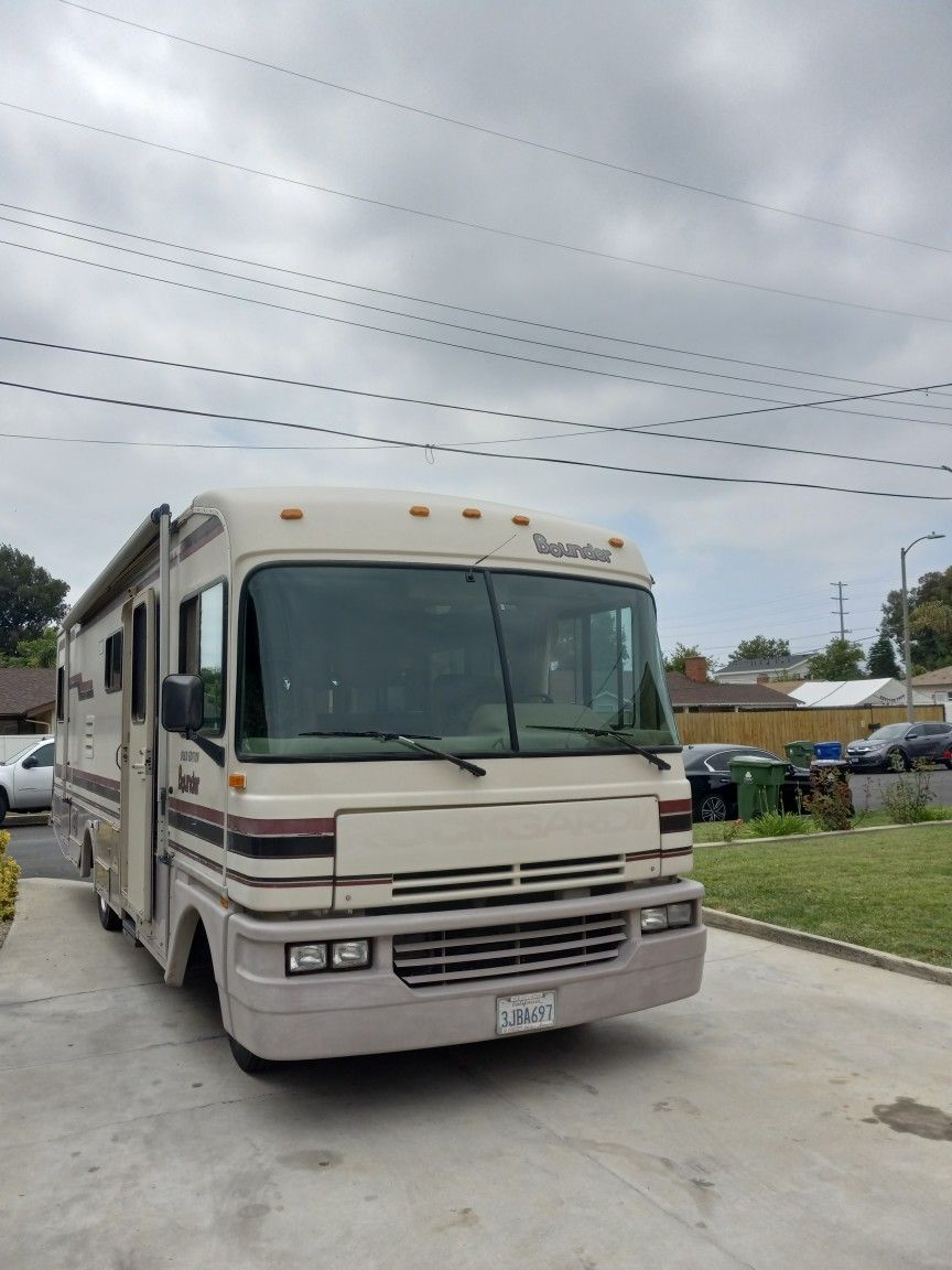 Fleetwood Bounder 32ft Rv 1994 1 Owner Ac Roof Air Runs Good All Original Very Clean Interior