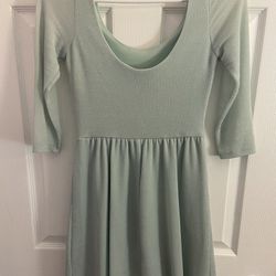 Young Ladies Light Green Spring Dress