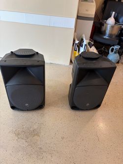 2 Mackie PA Speakers