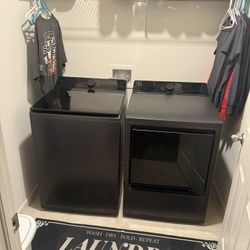 LG Thinq Smart Washer And Dryer Set
