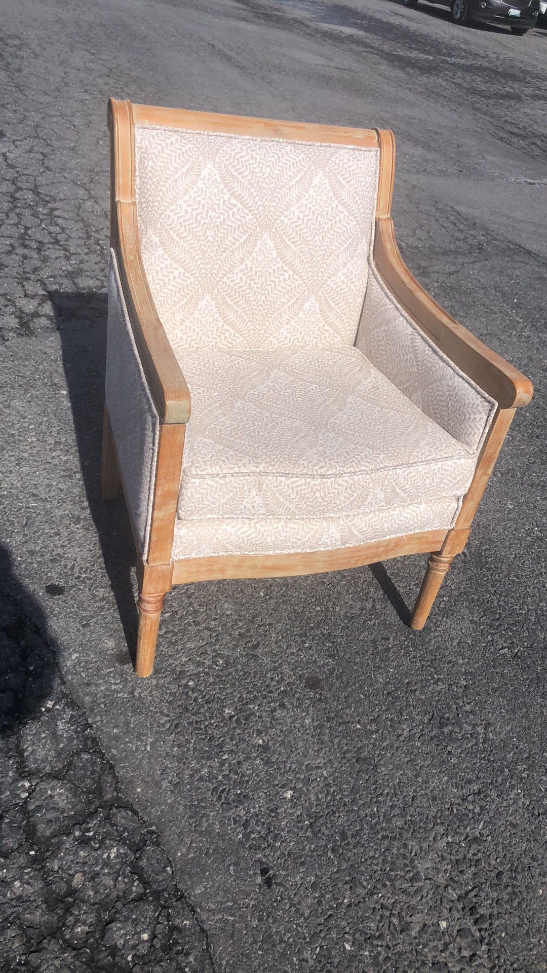 Strong good condition special mid living room chair