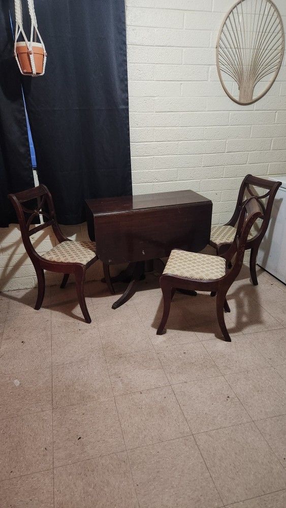 Duncan Pfife table Kitchen Table 3 matching Chairs