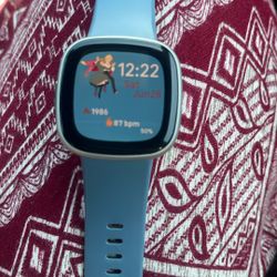 Fitbit Versa 4 Watch