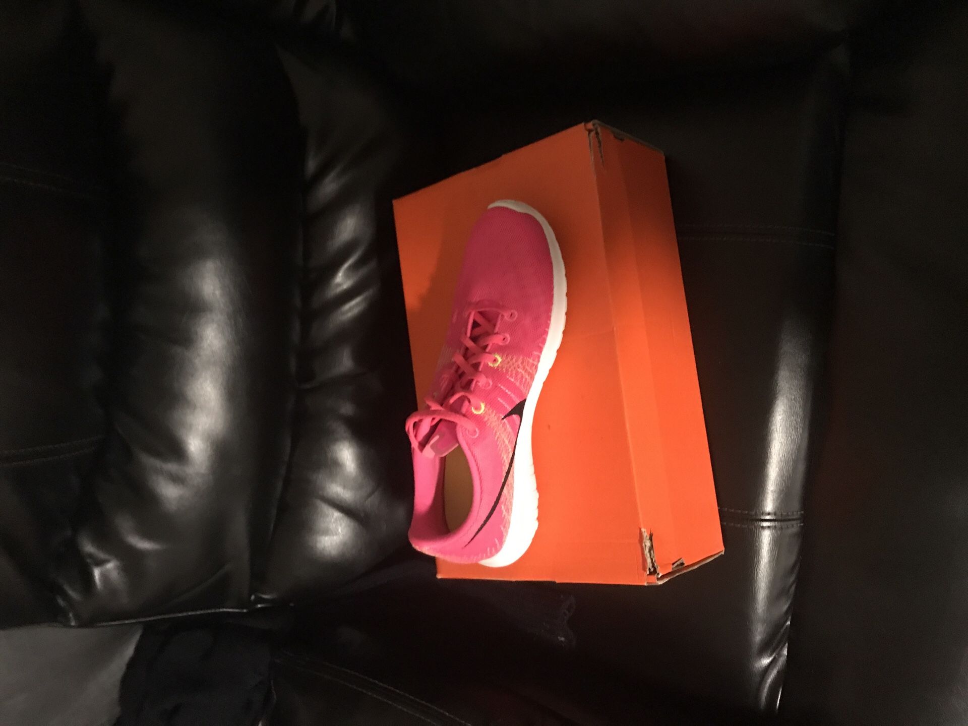 Size 9 Nike’s in women’s