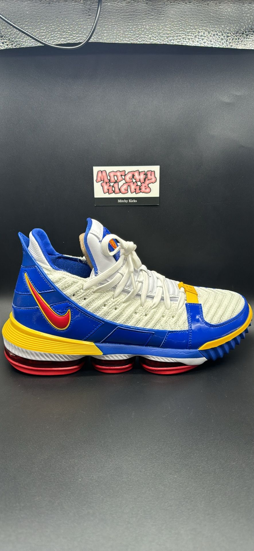 Nike LeBron 16 Superman SuperBron 10