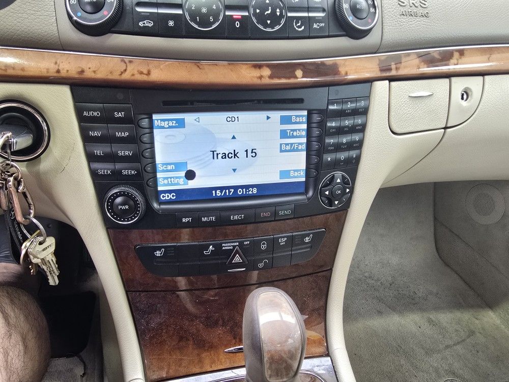 Mercedes Benz E(contact info removed)