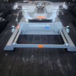B&W Companion Slider