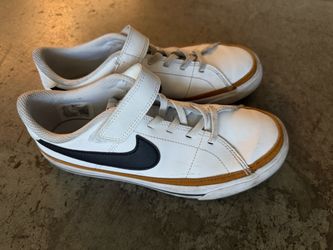 Kids Nike size 3y