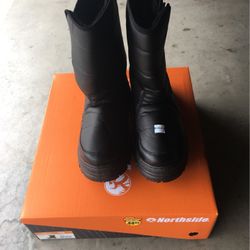 SNOW SHOES SIZE 11 MEN