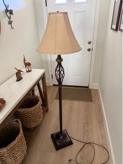 FLOOR LAMP WITH FABRIC SHADE