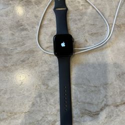 Apple Watch - Series 4  - 44mm 