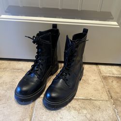 Boots - P/u Monument 