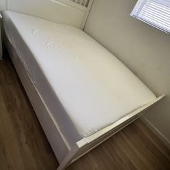 Full Bed. Solid Wood  Like New