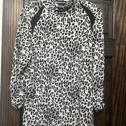 Susan Graver Printed Textured Liquid Knit Animal Print Mock- Neck Tunic~top ~ Shirt ~ Blouse- Size M~ NWOT