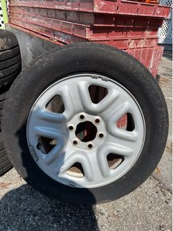 Tires 245/60R18 105V and rims
