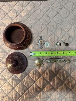 Vintage Estate Trinket Lot: Carved Wooden Jar, Advertising Knife, Badges, Charms
