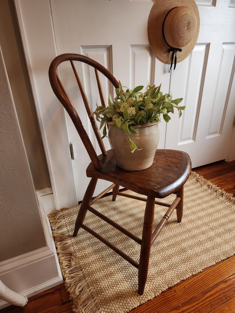 Charming Antique Farmhouse Chair 