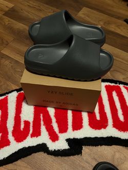 Yeezy slides gray