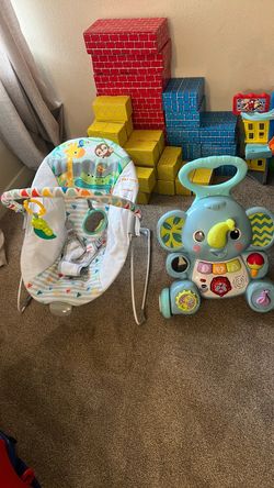 Baby bouncy chair and baby walker