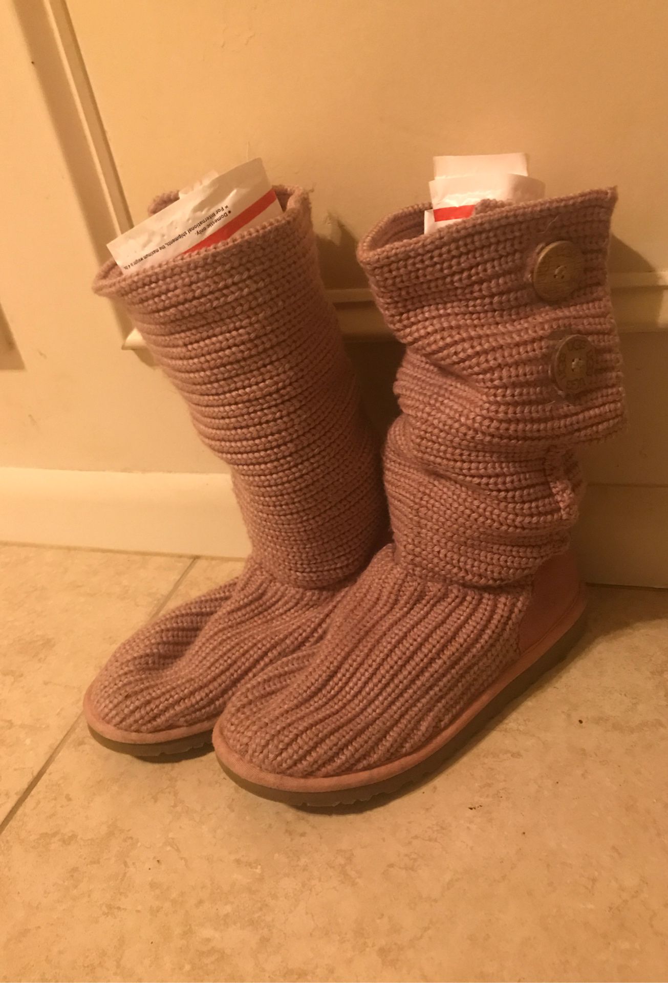 Bailey Button Knit UGG Size:7 REDUCED