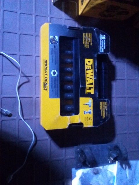 DeWalt 10-piece Socket Set