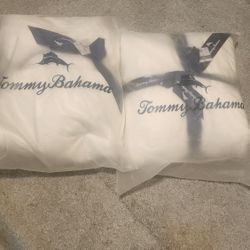 Tommy Bahama Unisex Robe & Blanket