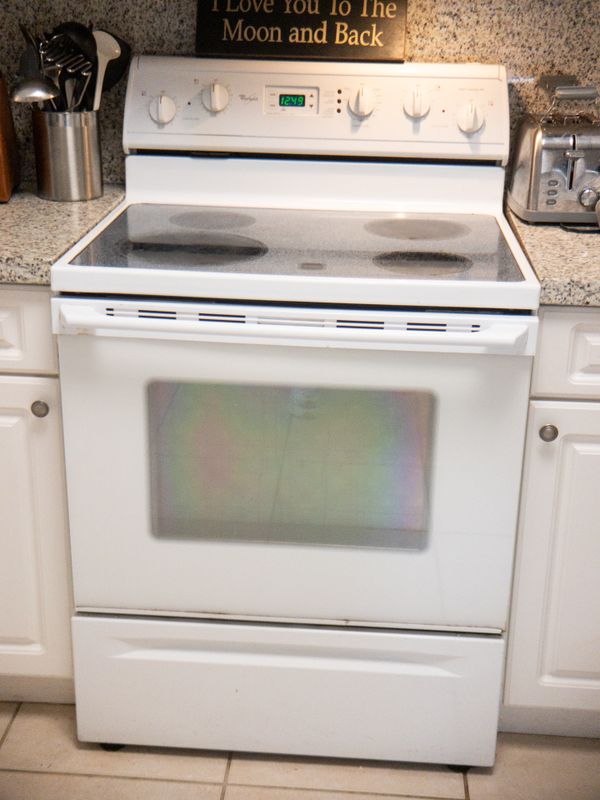 Whirlpool Ceramic Top Stove White for Sale in Miami, FL OfferUp
