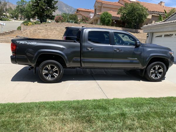 2017 Toyota Tacoma double(crew) cab TRD sport 4x4 6ft bed for Sale in Highland, CA - OfferUp
