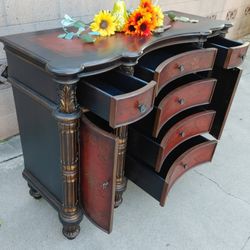 Gorgeous Vintage Ornate Pulaski Dresser 