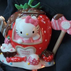 Hello Kitty Teapot